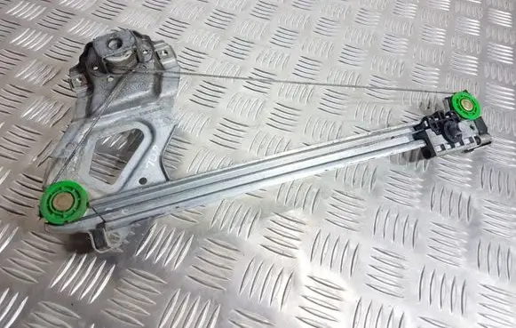 Rear door manual window regulator