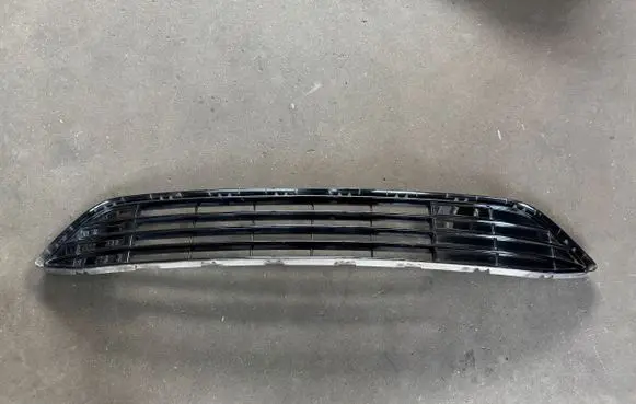 Ford Edge II Front bumper lower grill GT4B17K945VAW