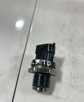 Fuel pressure sensor