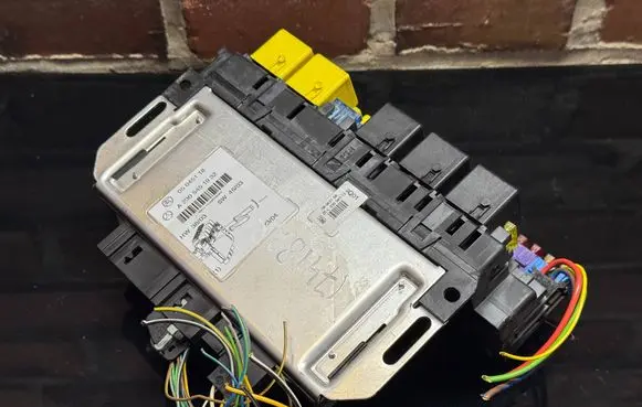 Mercedes-Benz SL R230 Fuse box set A2305451932