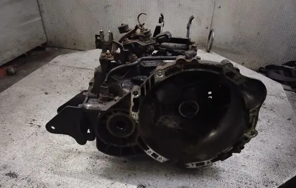 KIA Carens II Manual 5 speed gearbox S620JC