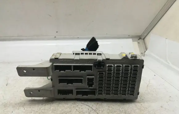 Hyundai Santa Fe Fuse module 919502B400