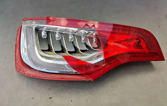 Audi Q7 4L Tailgate rear/tail lights 4L0945093G