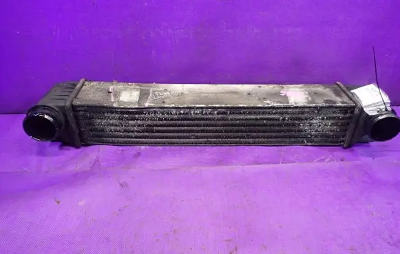 BMW 7 E38 Intercooler radiator 2247359
