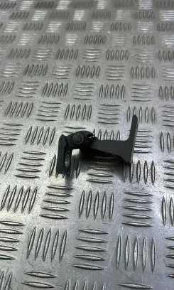 Volkswagen PASSAT B8 Rear door lower hinge 8V5833403C