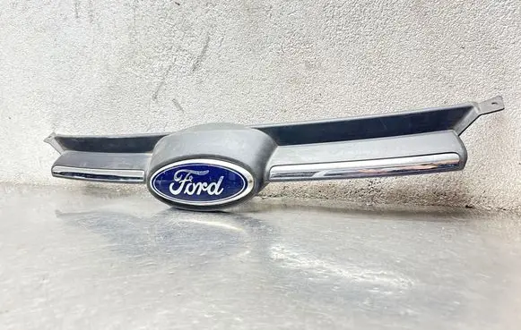 Ford Focus Front bumper upper radiator grill BM51BA133B BM518200B