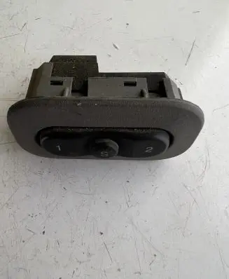 Jeep Grand Cherokee (WK) Seat memory switch 5JF971D5AC 44008306