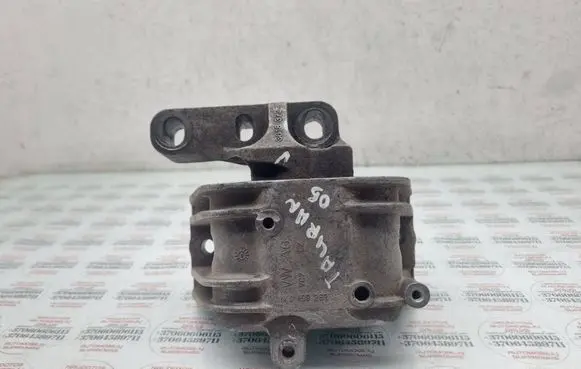 Volkswagen Touran I Engine mount bracket 1K0199262BA