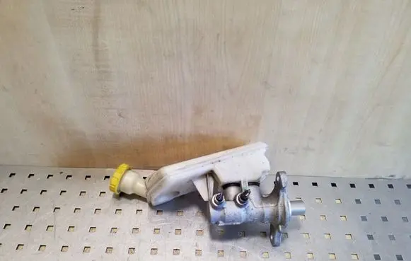 Master brake cylinder