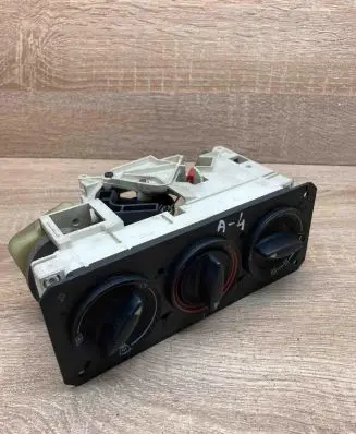 Audi A4 S4 B5 8D Climate control unit 071295A