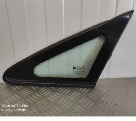 Opel Corsa D Front vent window/glass (coupe) DOT211M86AS2 E000191 43R000479