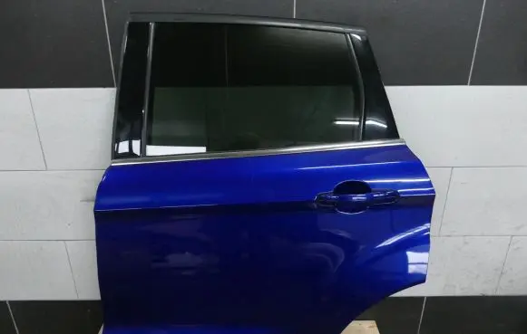 Ford Kuga II Rear door