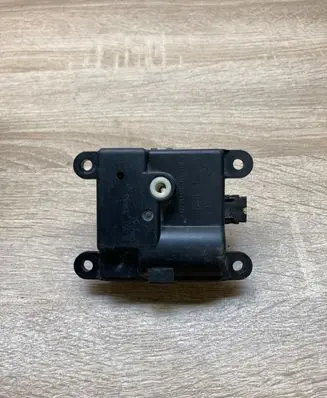 Nissan Altima Air flap motor/actuator 2L35130840