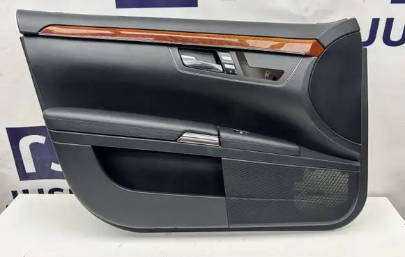 Mercedes-Benz S W221 Front door card panel trim A221720