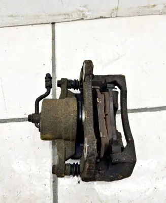 Hyundai Tucson TL Front brake caliper 