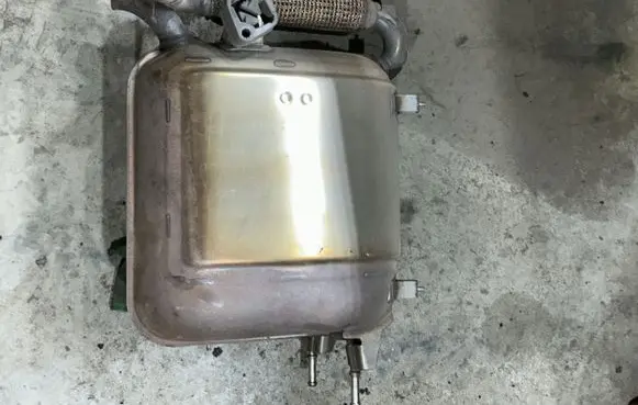 BMW i3 Rear muffler/silencer tail pipe 8614958 102180
