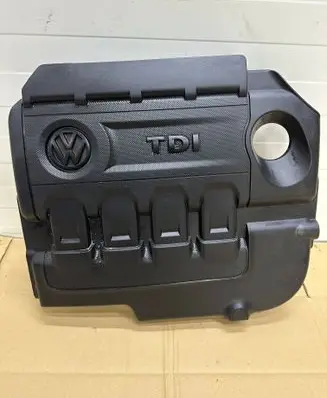 Volkswagen PASSAT B8 Engine cover (trim) 04L103925Q