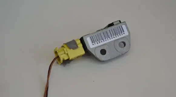 Nissan X-Trail T30 Airbag deployment crash/impact sensor FA8H3023040580