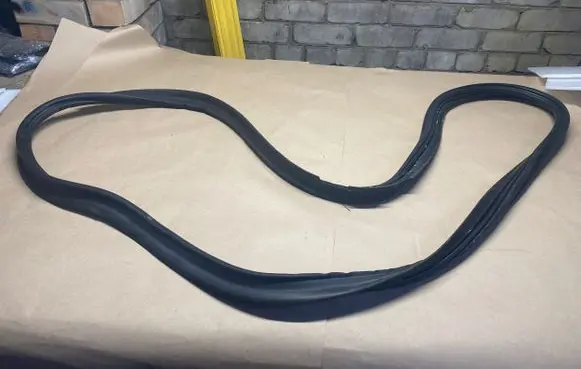 BMW 2 F46 Trunk rubber seal (body) 7474443