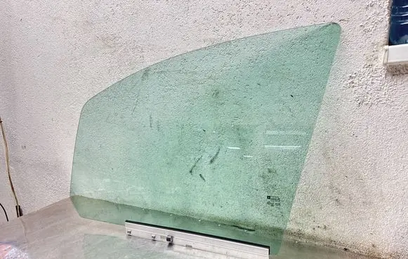 Opel Zafira B Front door window glass four-door 43R001582 AS2M320DOT682 E000199