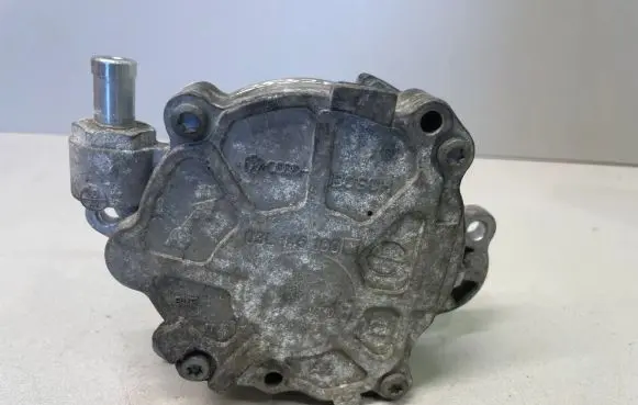 Audi A4 S4 B8 8K Vacuum pump 03L145100