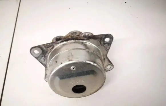 Opel Signum Engine mount bracket v04640
