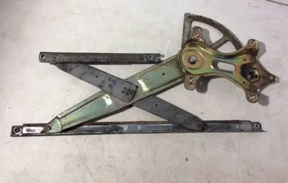 Lexus IS 200-300 Front window lifting mechanism without motor