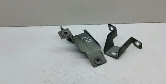 Porsche Cayenne (92A) Fender mounting bracket 7P5805604A