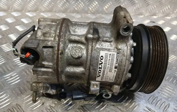 Volvo V40 Air conditioning (A/C) compressor (pump) 31348965 053126075B4