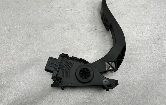 Audi A8 S8 D4 4H Accelerator throttle pedal 8K1723523A 8K1723523