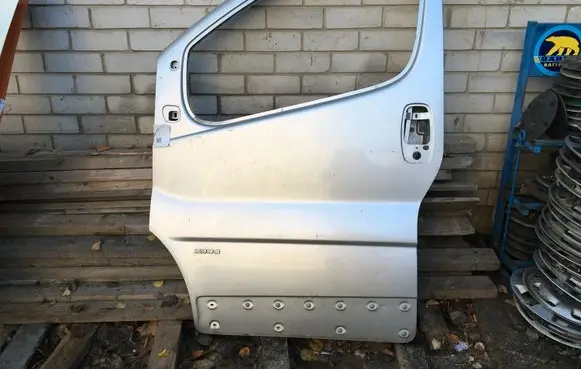 Renault Trafic II (X83) Front door