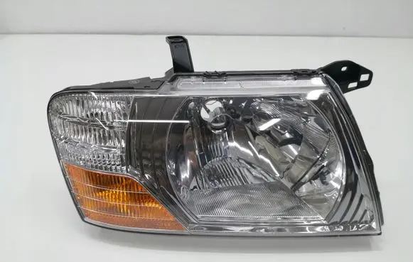 Mitsubishi Pajero Headlight/headlamp