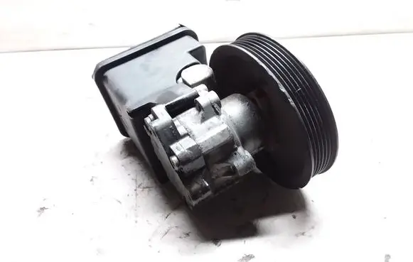 BMW 5 E60 E61 Power steering pump 7693974