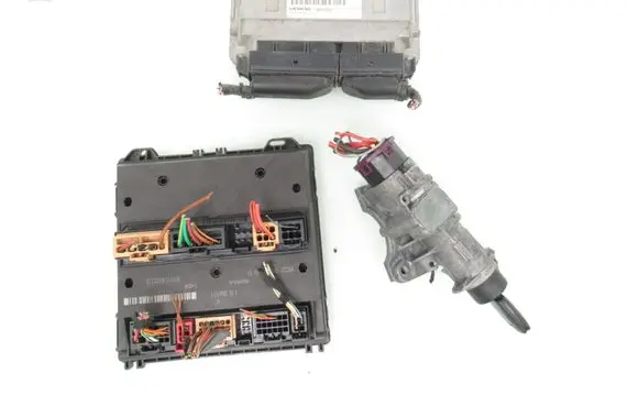 Skoda Fabia Mk1 (6Y) Engine control unit/module ECU 5WP4420110 047906033D 6Q2937049B