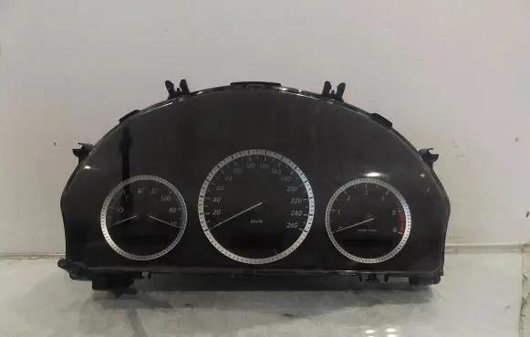 Mercedes-Benz C AMG W204 Speedometer (instrument cluster) A2045409848