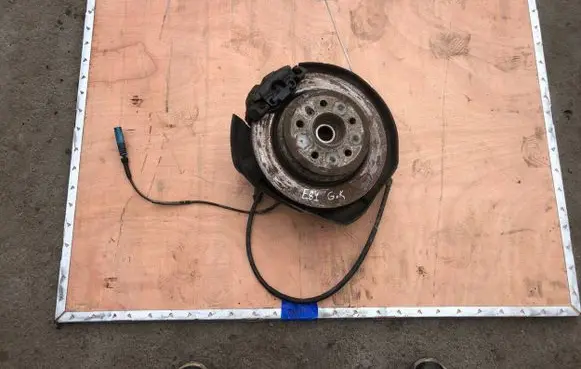 BMW X1 E84 Rear wheel hub