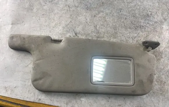 Volvo V70 Sun visor