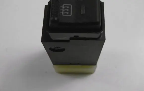Chevrolet PT Cruiser Windscreen/window heater switch 04671670AB