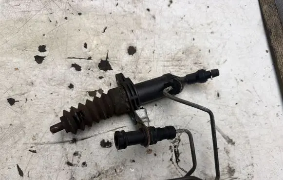 BMW X1 E84 Clutch master cylinder 6785964