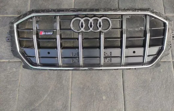 Audi Q8 Front bumper upper radiator grill 4M8853651AT