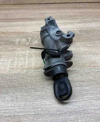 Volkswagen PASSAT B5.5 Ignition lock 4B0905851 VWKEY