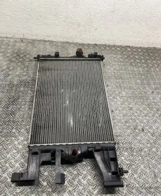 Opel Astra J Coolant radiator