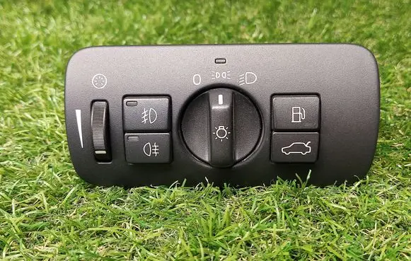 Volvo V70 Light switch 30739414