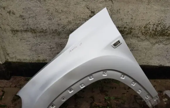 Chevrolet Orlando Fender D0L47D0