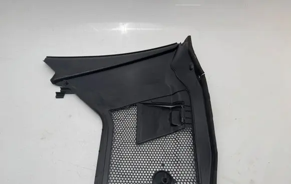 Mercedes-Benz C W205 Wiper trim A2058309002