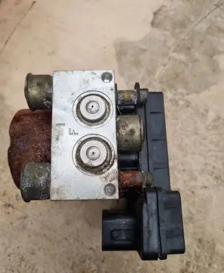 Mazda 323 ABS Pump 4364466 2H26A2 2059347