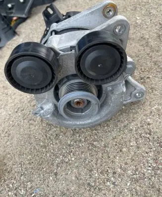 Nissan Qashqai Generator/alternator 2310A1749R