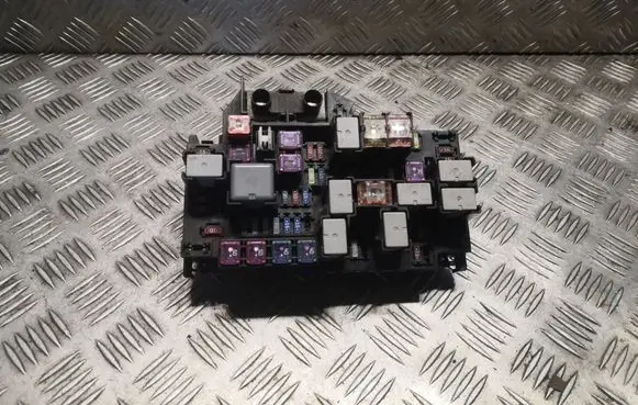 Subaru Legacy Fuse box set MB102802B
