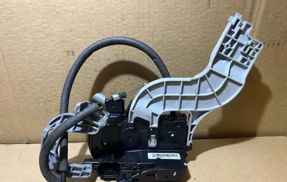 KIA Sportage Rear door lock