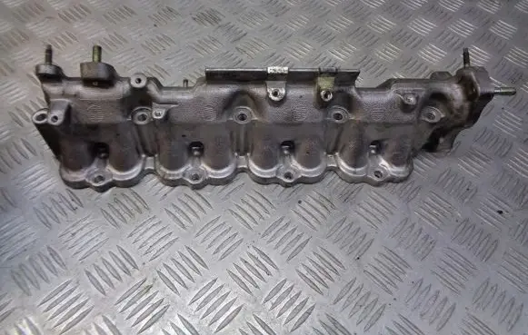 Toyota Avensis T250 Intake manifold